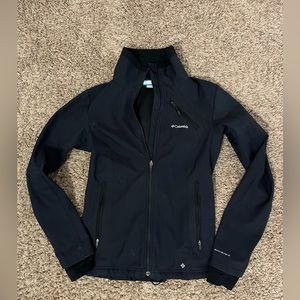 COLUMBIA SOFT SHELL JACKET